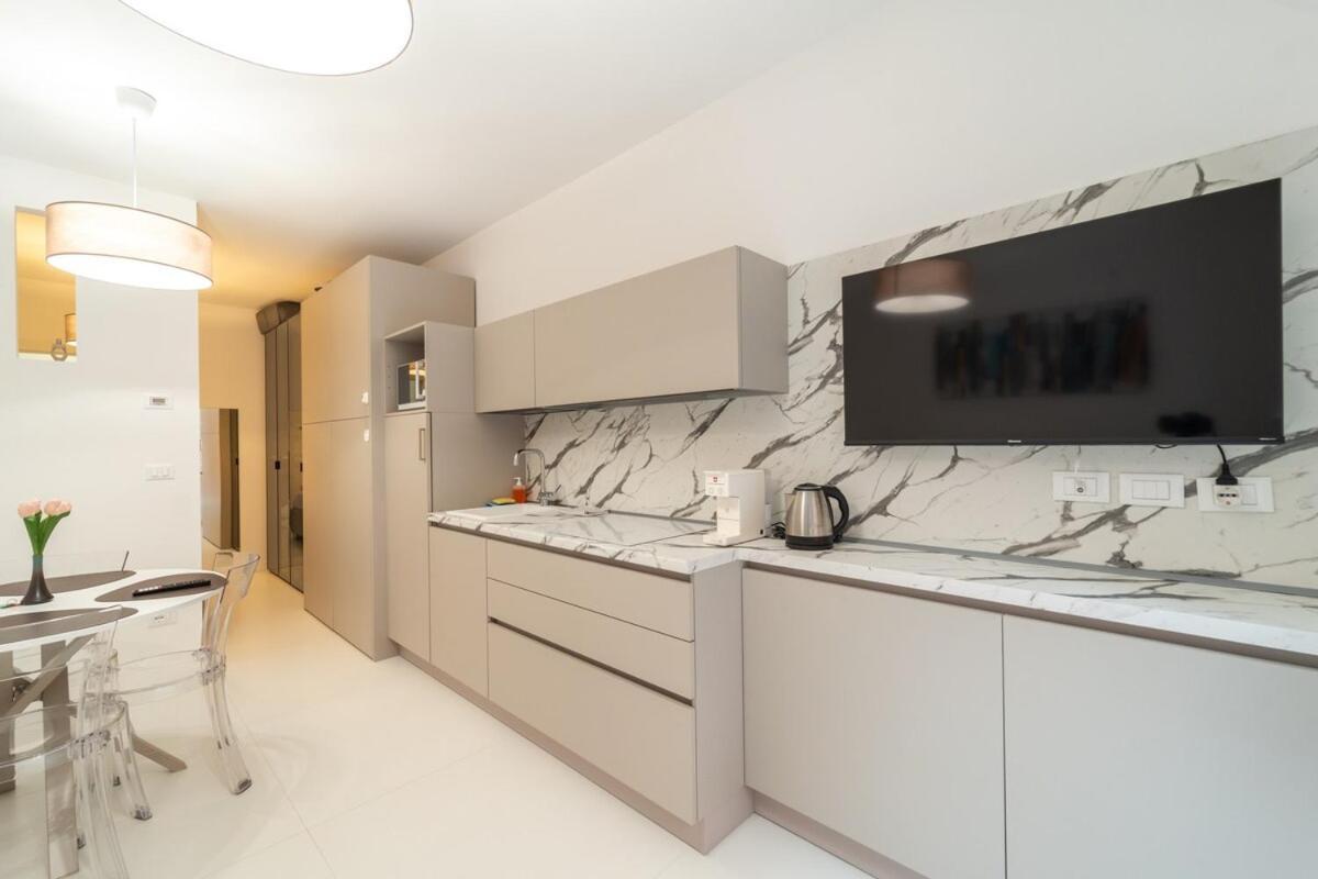 Homeby, Mascarella Patio Apartment โบโลญญา ภายนอก รูปภาพ